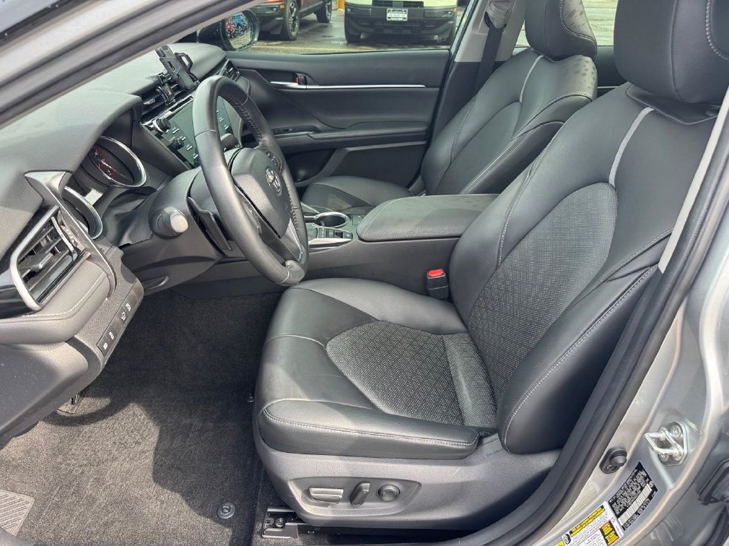 Used 2019 Toyota Camry XSE FWD image 8