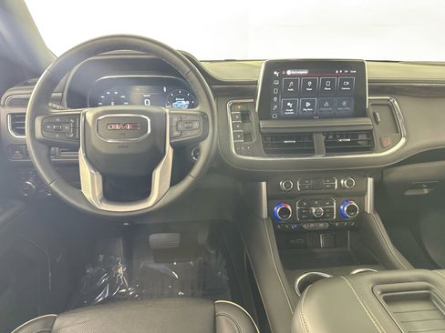 Used 2023 GMC Yukon SLT w/ SLT Luxury Package image 22