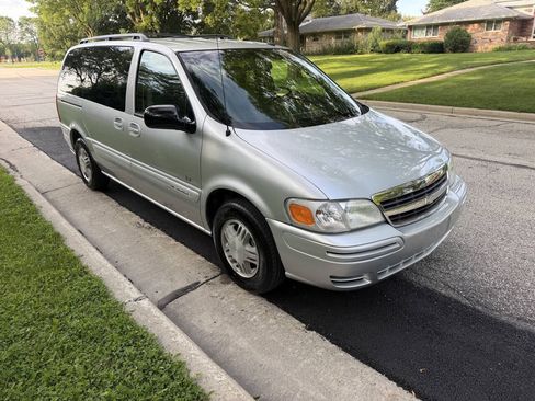 Used 2002 Chevrolet Venture Warner Brothers w/ Trailering Pkg FWD image 7