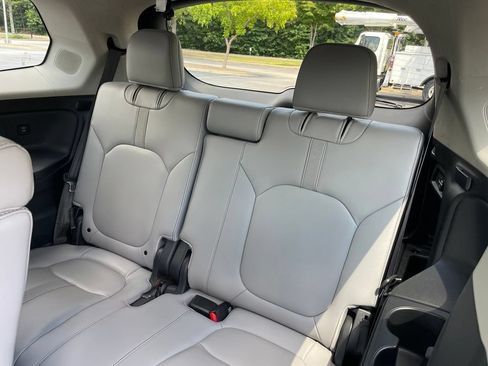 Used 2025 Honda Pilot Touring image 45
