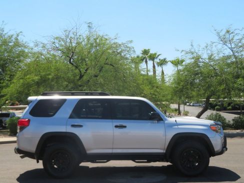 Used 2011 Toyota 4Runner Trail AWD/4WD image 3