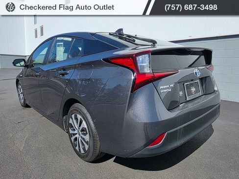 Used 2022 Toyota Prius XLE image 5