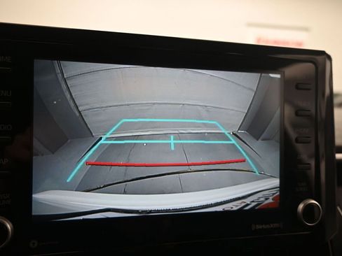 Used 2022 Toyota Corolla LE FWD image 18