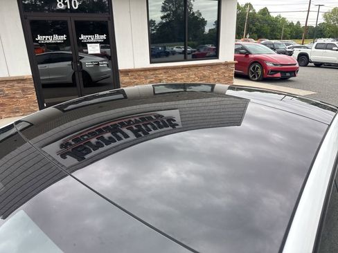 Used 2022 Tesla Model 3 Long Range AWD/4WD image 11