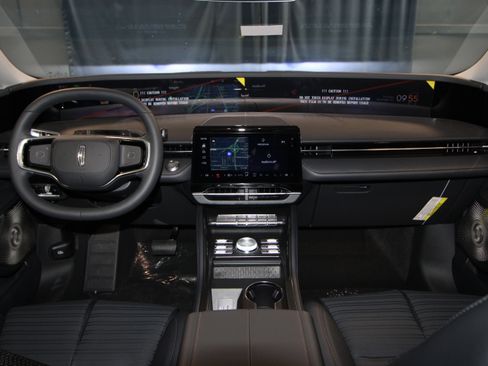 New 2026 Lincoln Nautilus Reserve image 32