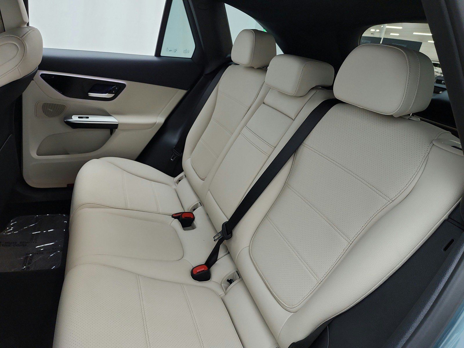 Used 2026 Mercedes-Benz GLC 300 image 13