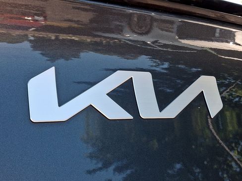 Used 2023 Kia Sportage EX AWD/4WD image 30