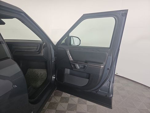 Used 2022 Rivian R1T Launch Edition image 19