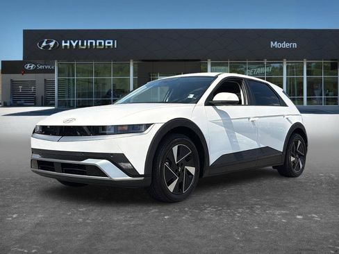 Certified 2025 Hyundai Ioniq 5 SE RWD image 1