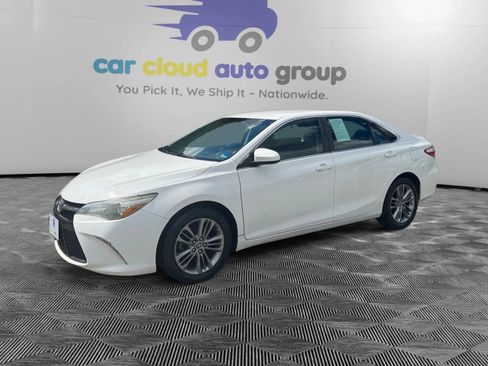 Used 2015 Toyota Camry SE FWD image 1