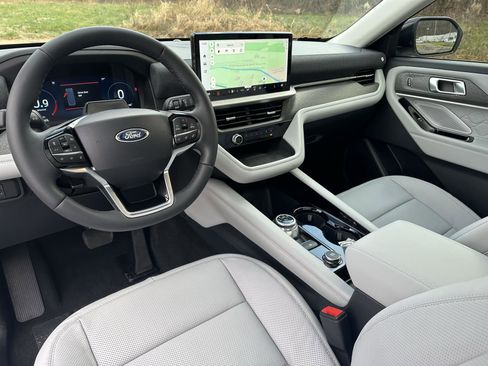 New 2026 Ford Explorer Platinum w/ LUX Leather Package image 36