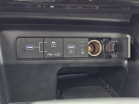 Certified 2025 Hyundai Santa Cruz Limited image 21