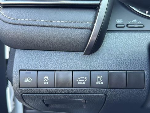 Used 2024 Toyota Camry SE image 12