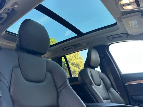 Certified 2023 Volvo XC90 B6 Plus AWD/4WD image 19