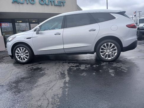 Used 2020 Buick Enclave Premium w/ Surround and Sites Package AWD/4WD image 4