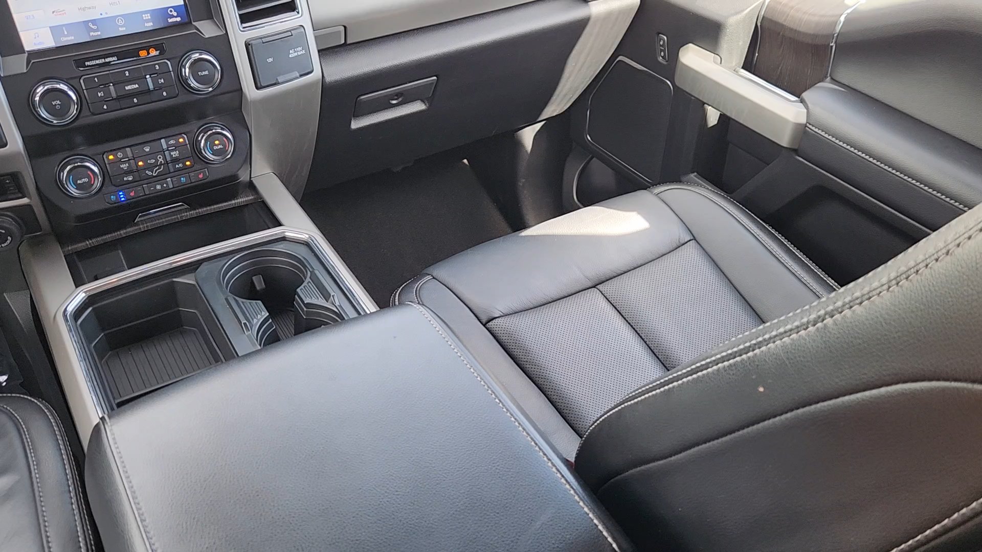 Used 2020 Ford F250 Lariat w/ Lariat Value Package AWD/4WD image 33