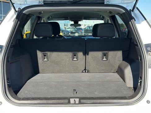 Used 2022 Chevrolet Equinox LS w/ LS Convenience Package image 6