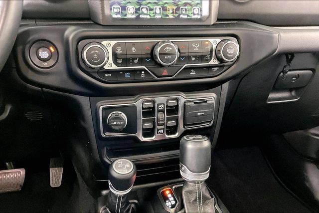 Used 2021 Jeep Wrangler Unlimited Sahara w/ Cold Weather Group AWD/4WD image 8