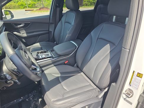 Used 2021 Audi Q7 3.0T Premium w/ Convenience Package AWD/4WD image 16