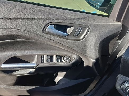 Used 2019 Ford Escape SE image 33