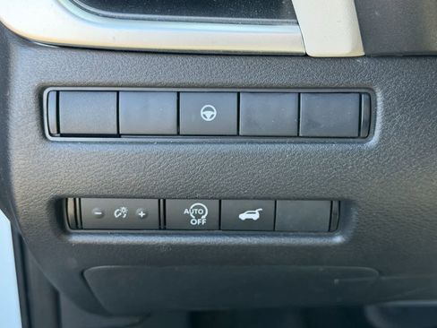 Certified 2025 Nissan Rogue SV image 11