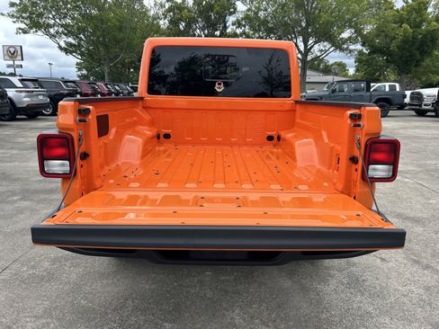 New 2025 Jeep Gladiator Sport image 16