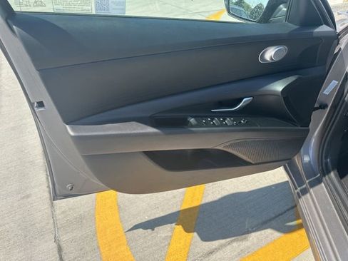 Used 2024 Hyundai Elantra SEL image 14