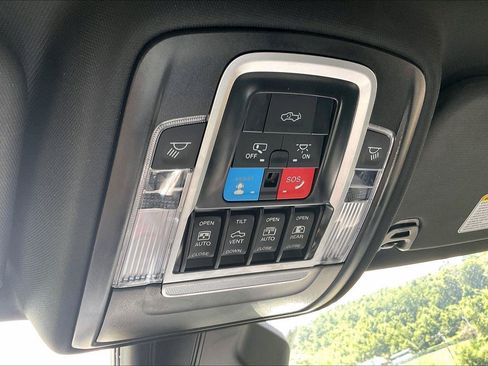 Used 2025 RAM 1500 Big Horn AWD/4WD image 33