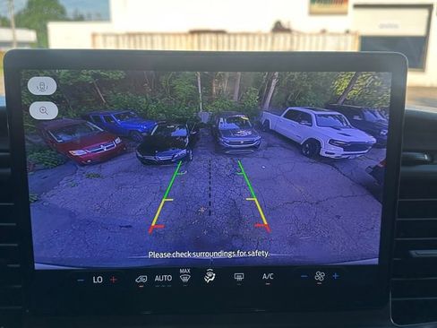 Used 2023 Ford E-Transit Medium Roof RWD image 19
