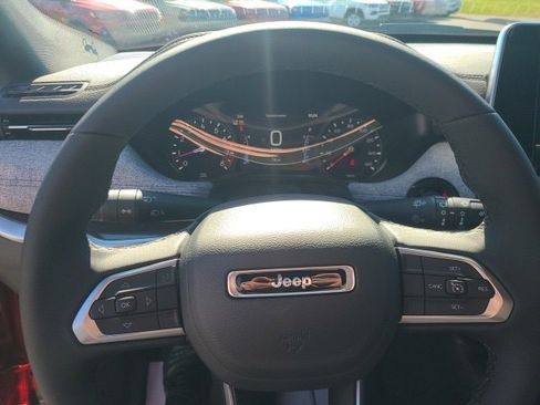 New 2025 Jeep Compass Latitude w/ Sun & Sound Group image 13