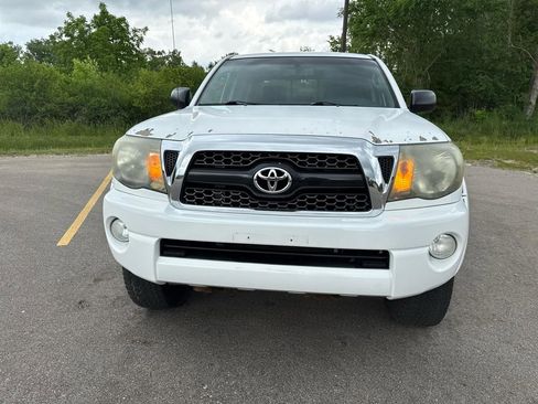 Used 2011 Toyota Tacoma 4x4 Double Cab w/ TRD Off-Road Pkg image 2