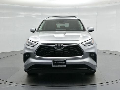 Used 2022 Toyota Highlander Limited image 25