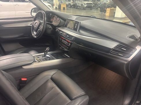 Used 2016 BMW X5 xDrive50i image 9