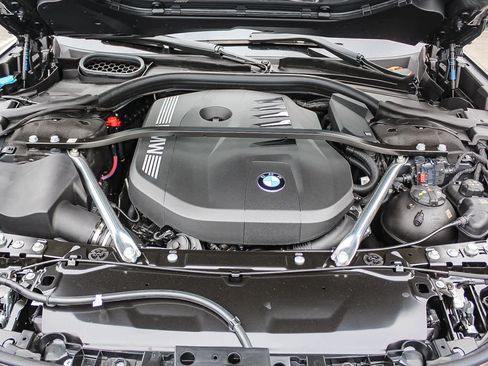 New 2026 BMW 740i w/ Premium Package image 37