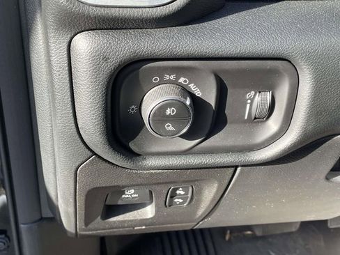 Used 2021 RAM 1500 Big Horn image 17