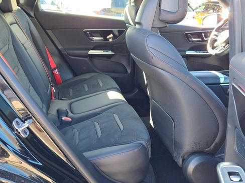 Used 2025 Mercedes-Benz GLC 43 AMG 4MATIC image 11