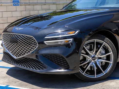 Used 2025 Genesis G70 2.5T RWD image 7
