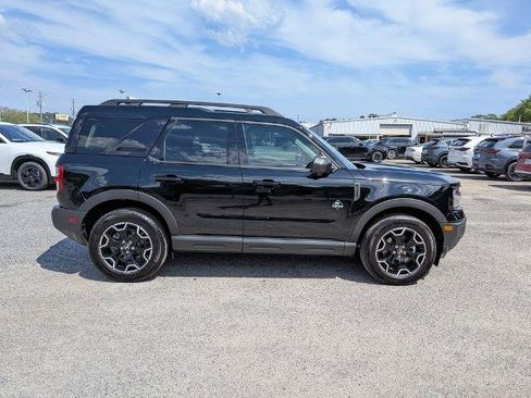 Certified 2025 Ford Bronco Sport Outer Banks w/ Outer Banks Tech Package+ AWD/4WD image 3
