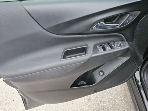 Used 2022 Chevrolet Equinox RS FWD image 18