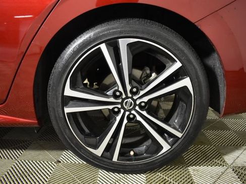 Used 2023 Nissan Sentra SR w/ SR Premium Package FWD image 43
