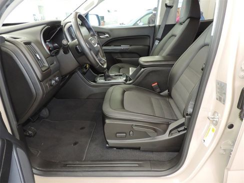 Certified 2022 GMC Canyon AT4 w/ Trailering Package image 13