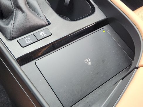 Used 2024 Lexus ES 300h Ultra Luxury w/ Accessory Package (Z2) FWD image 27