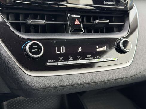 Certified 2022 Toyota Corolla LE FWD image 5