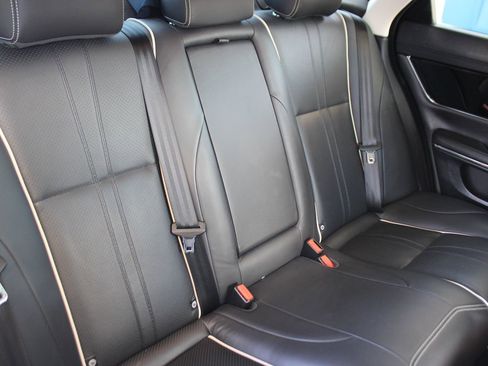 Used 2019 Jaguar XJ Supercharged image 22