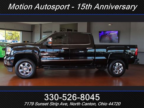 Used 2016 GMC Sierra 3500 Denali w/ Duramax Plus Package AWD/4WD image 7