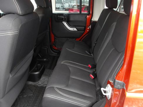 Used 2014 Jeep Wrangler Unlimited Sahara w/ Mopar Chrome Edition Group image 10