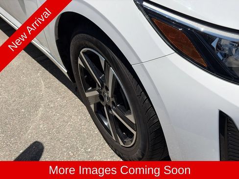 Used 2024 Nissan Sentra SV FWD image 9