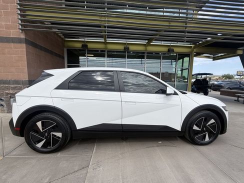 Used 2025 Hyundai Ioniq 5 SE RWD image 9