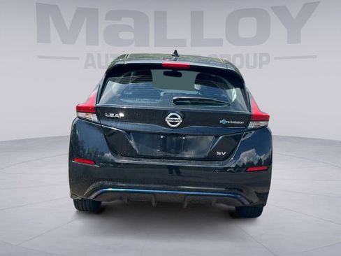 Used 2019 Nissan Leaf SV w/ SV Technology Package FWD image 4
