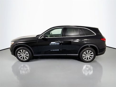 Used 2026 Mercedes-Benz GLC 300 4MATIC image 2
